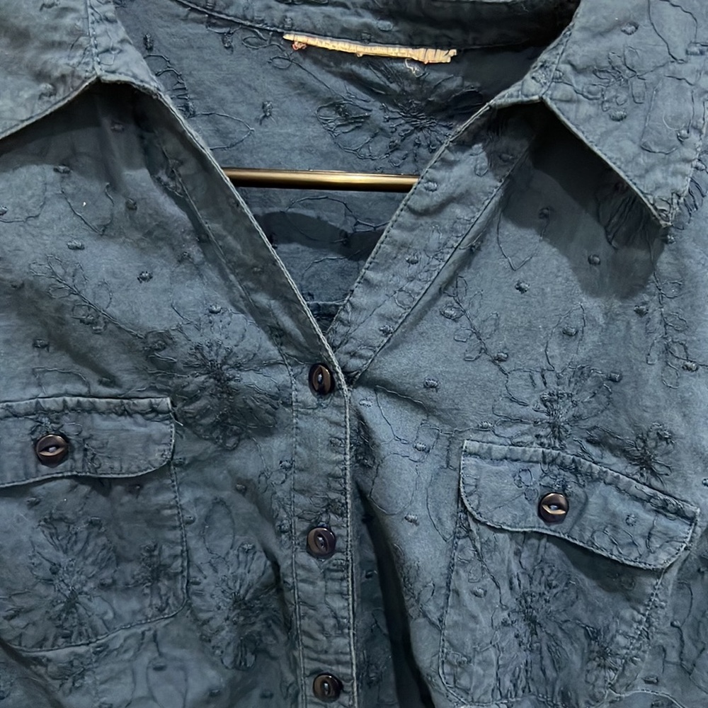 Embroidered button down! - Picture 3 of 3